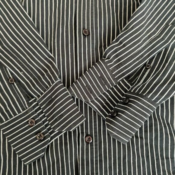 Roar button up shirt  - Picture 4 of 8